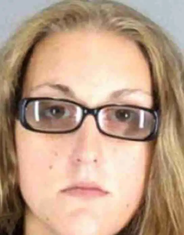 Unbelievable: Woman Gives Birth Inside Restaurant Bathroom, Tries to Flush it Down the Toilet